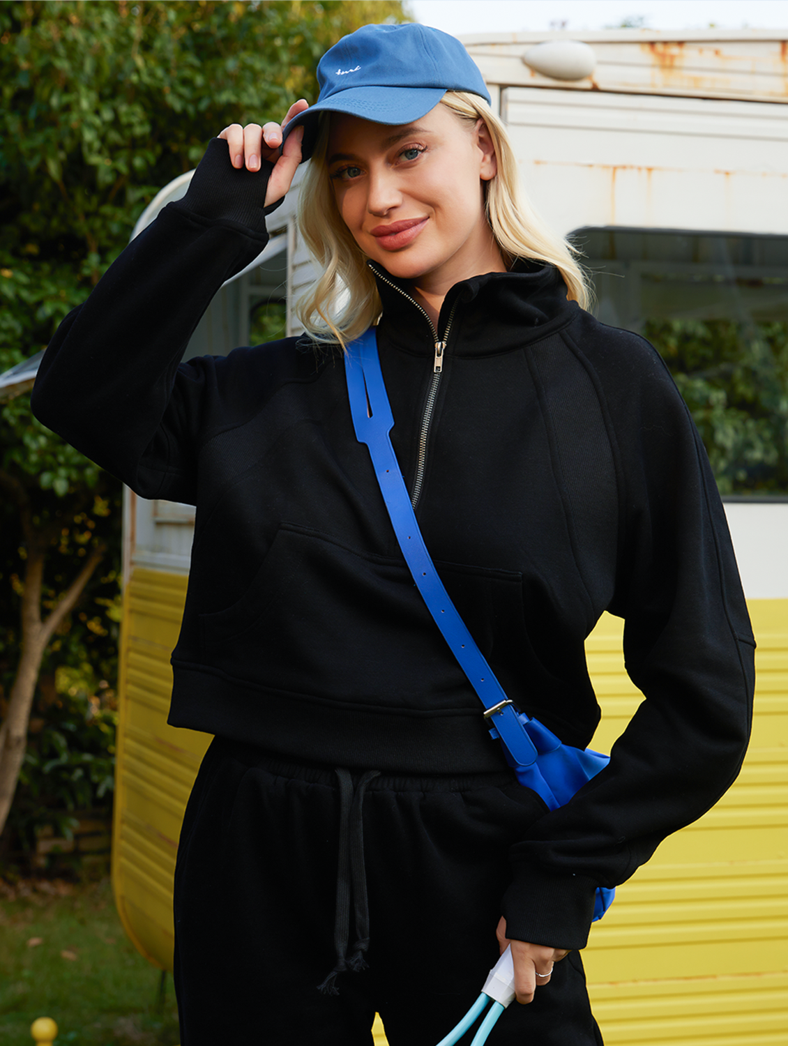 Longaj Manikaj Ŝvitkostumoj Aro Duon-Zip Sweatshirt kun Joggers Ŝvitpantalono